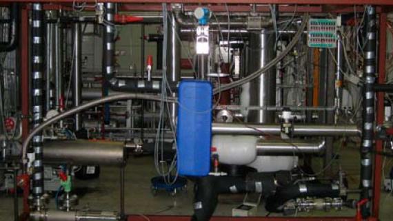 Industrielt køleanlæg med ammoniak, testopstilling hos Teknologisk Institut 340-010